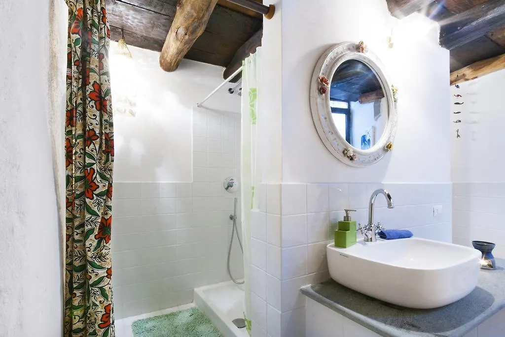 Casa Filomena Bed and Breakfast Faggeto Lario Italia